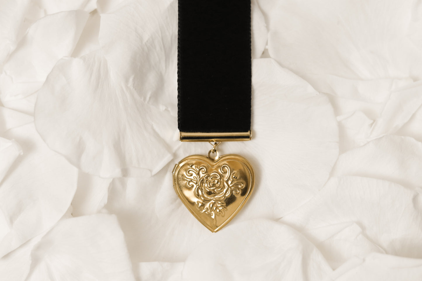 Fiori locket bookmark